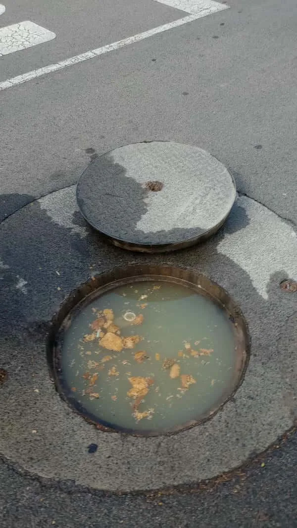 Blocked sewer line being cleaned in Glenstantia