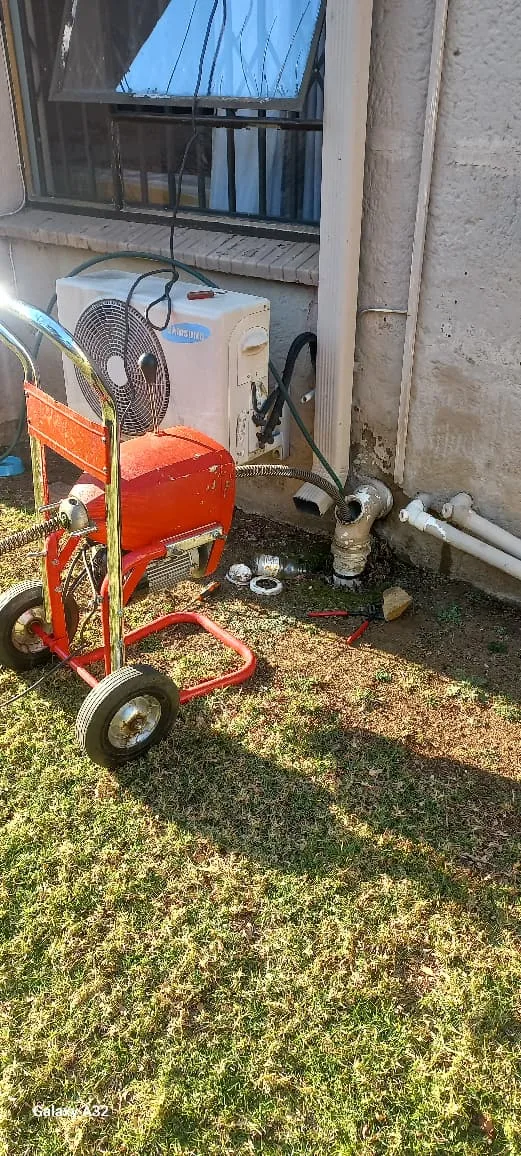 Repair blocked sewer line cleaning henley on klip