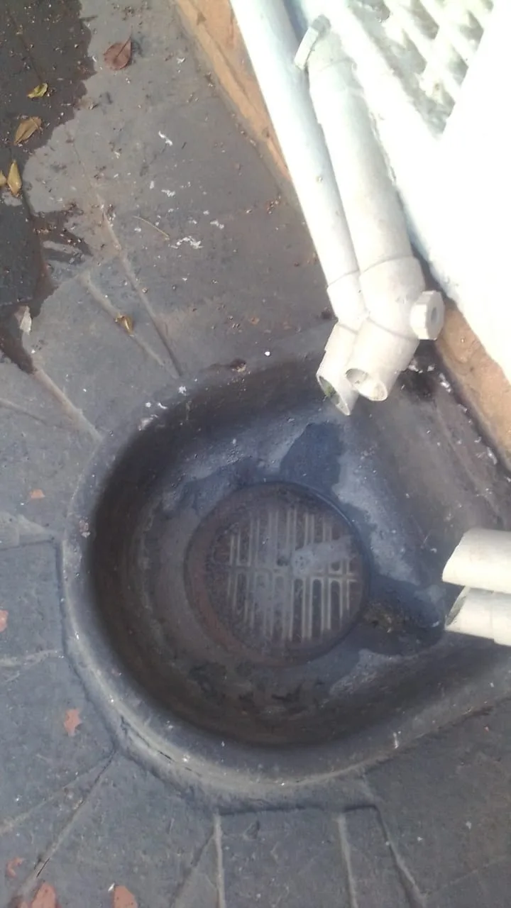 Local blocked drain cleared — blocked drain removal