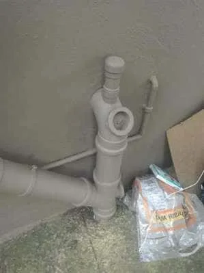 Is it bad to smell sewage in the bathroom?