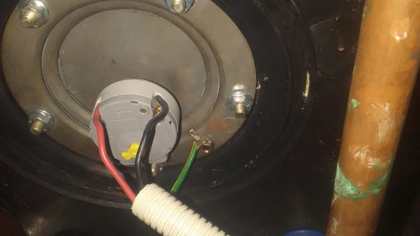 Totiusdal Plumbing Services Call Trusted Plumbers — Totiusdal plumbing call-out Licensed plumber inspecting pipework and fixtures during a service visit in Totiusdal — leaks, drains, geysers and emergency repairs assessed on site