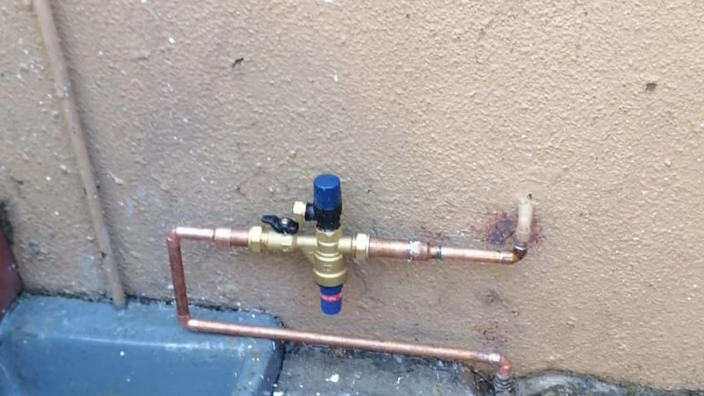Trusted Plumber Zonneblom Fast Local Plumbing — Zonneblom plumbing call-out Licensed plumber inspecting pipework and fixtures during a service visit in Zonneblom — leaks, drains, geysers and emergency repairs assessed on site