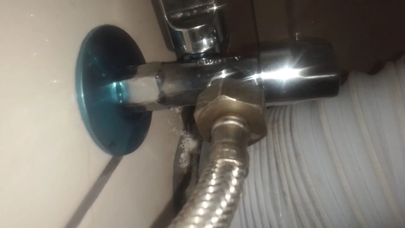 Wapadrand Plumbing Services Call Trusted Plumbers — Wapadrand plumbing call-out Licensed plumber inspecting pipework and fixtures during a service visit in Wapadrand — leaks, drains, geysers and emergency repairs assessed on site