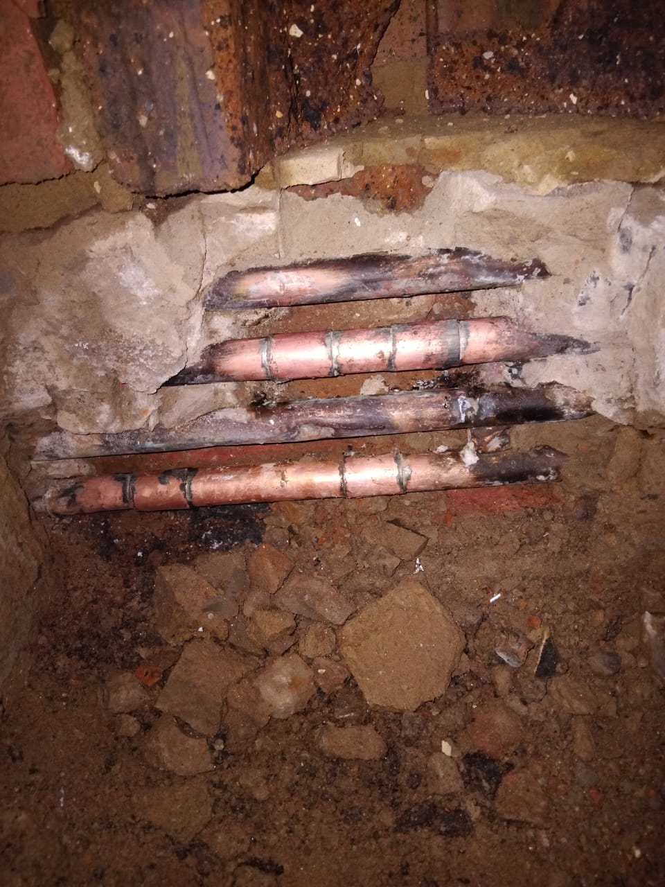 Local emergency plumber response