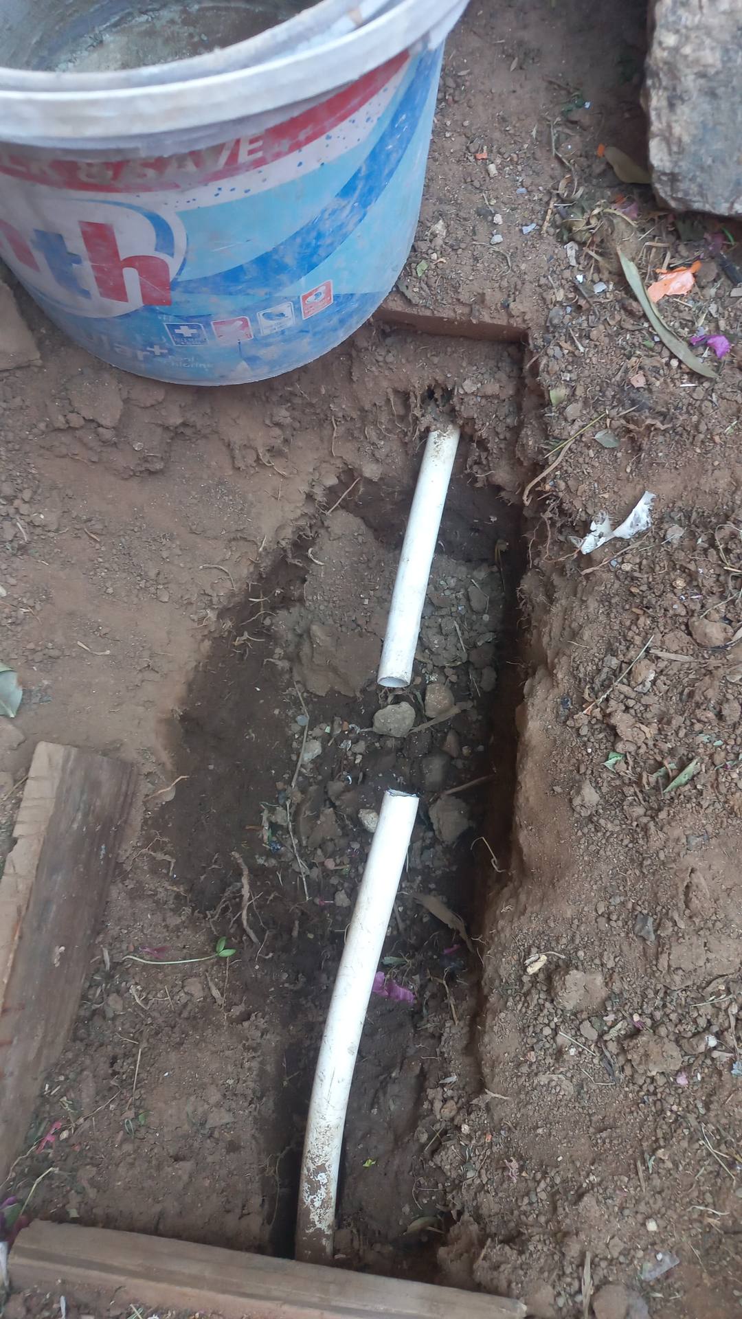Local emergency plumber response