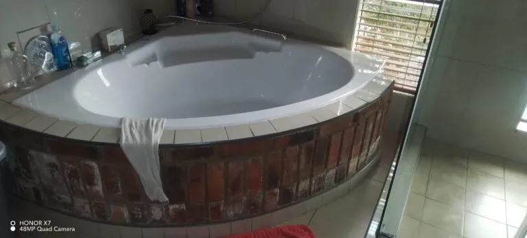 Surrey Estate plumber working in Cape Town, Western Cape