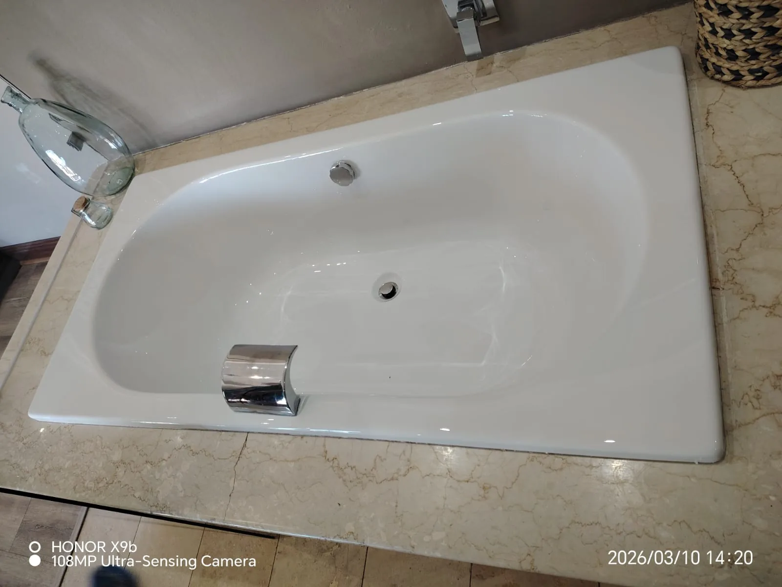 Bath tub and waste outlet checked during bath waste repair