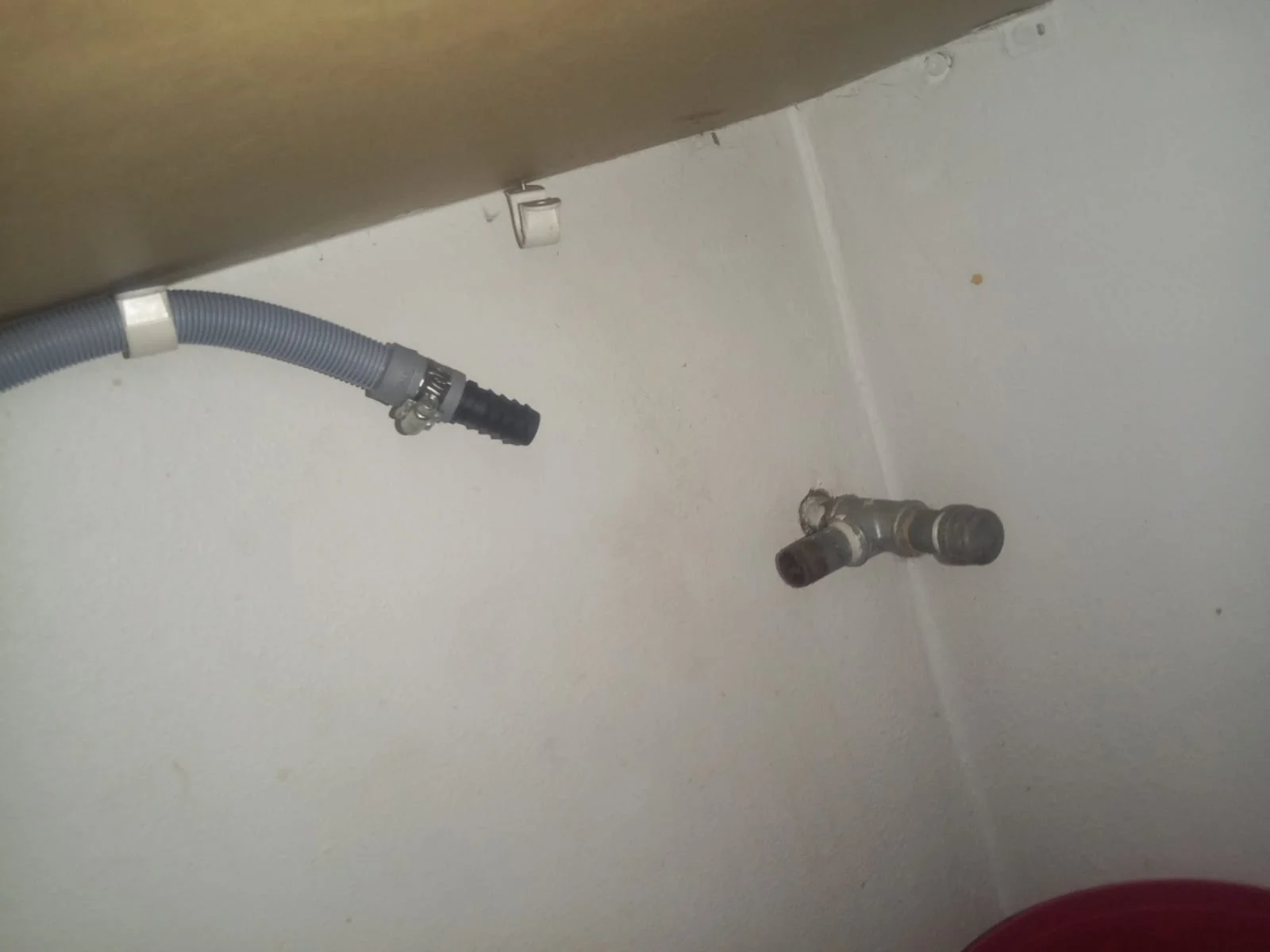 Appliance water supply point and isolation valve for fridge water connection