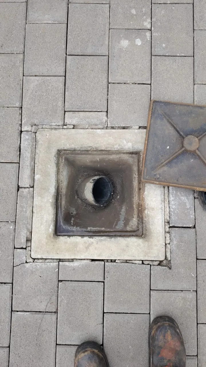 Drain inspection eye cleaning by a Zanberg plumber