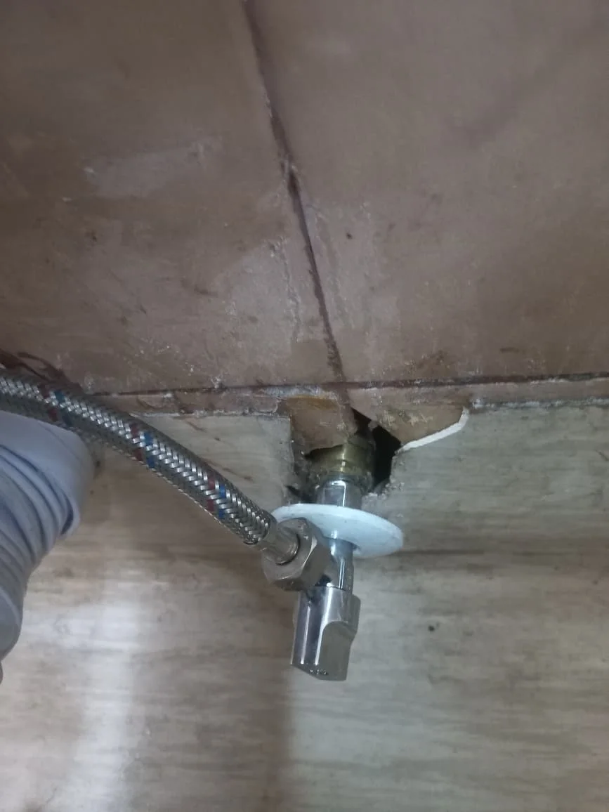 Wall angle valve and mixer connection repaired