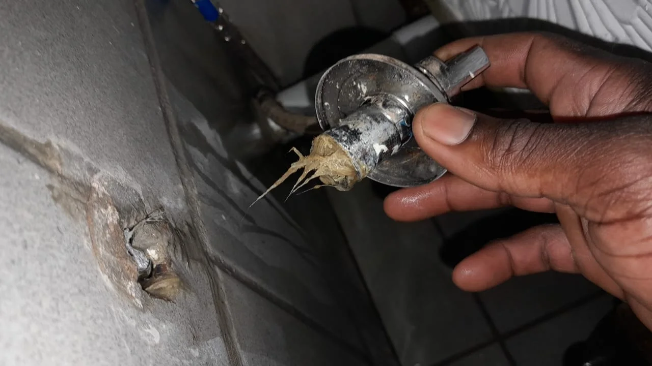 Leaking angle valve replaced in Florida