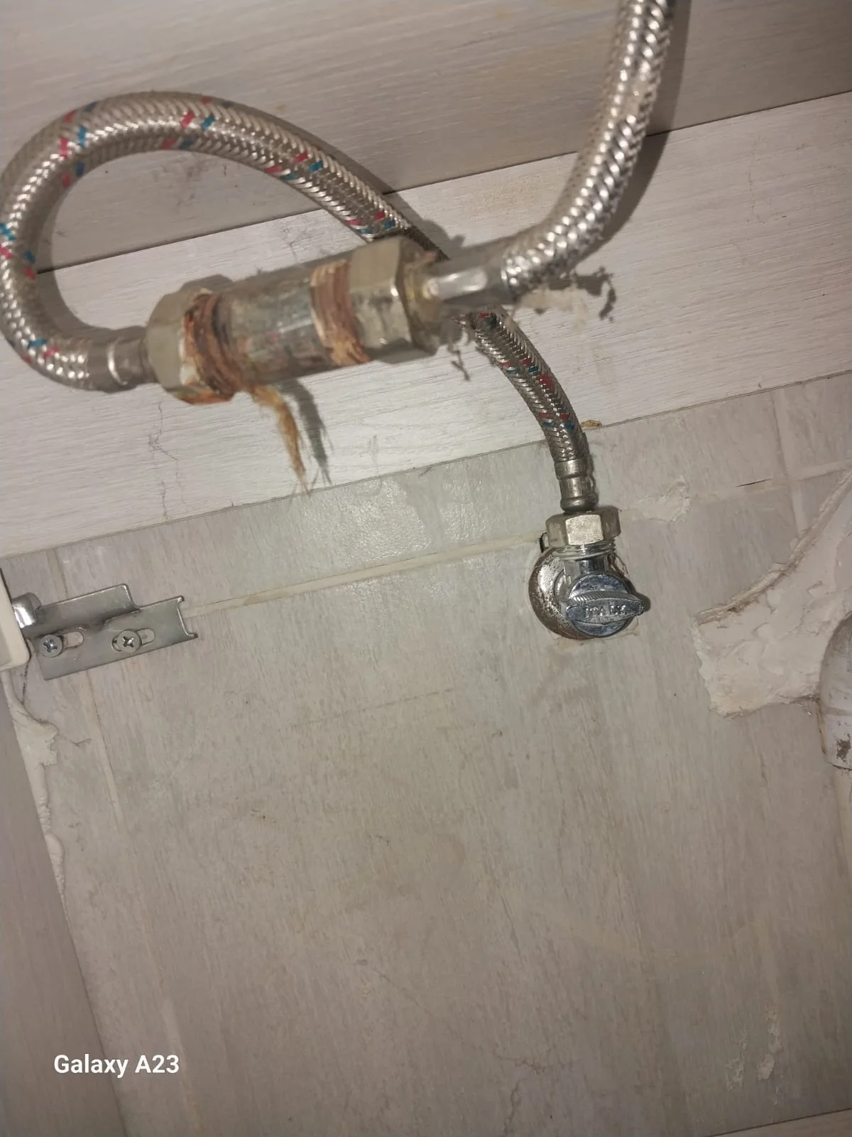 Leaking angle valve replaced on a West Rand call-out