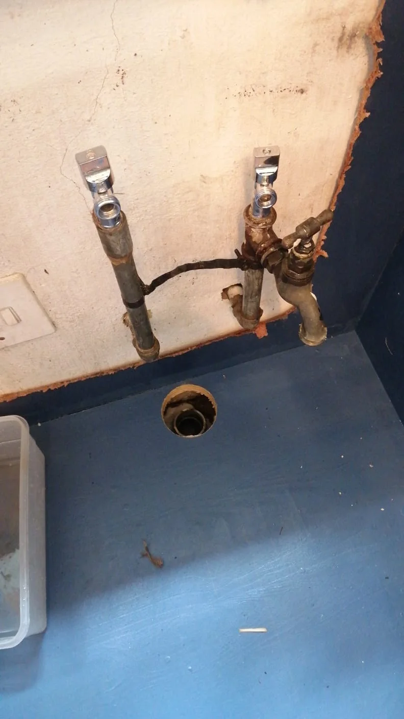 Wall angle valve and mixer connection repaired