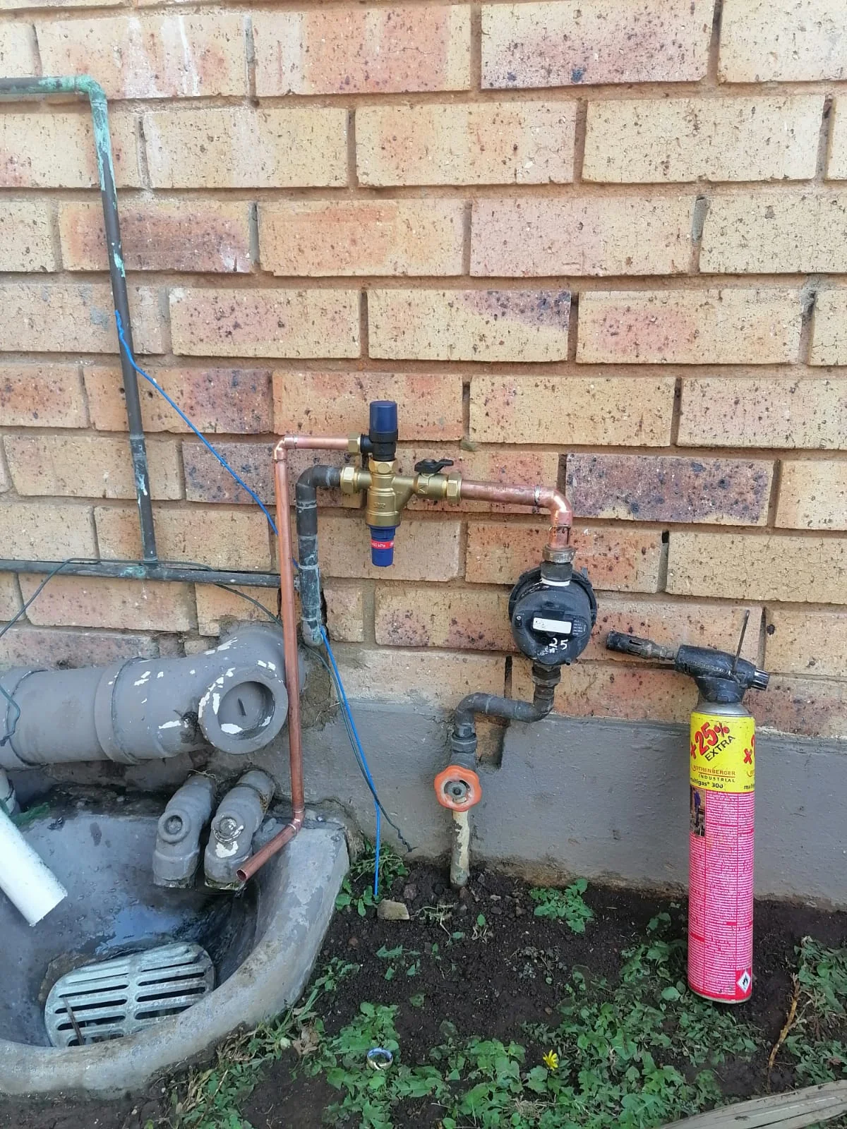 Fontainebleau burst pipe repair — professional plumbing