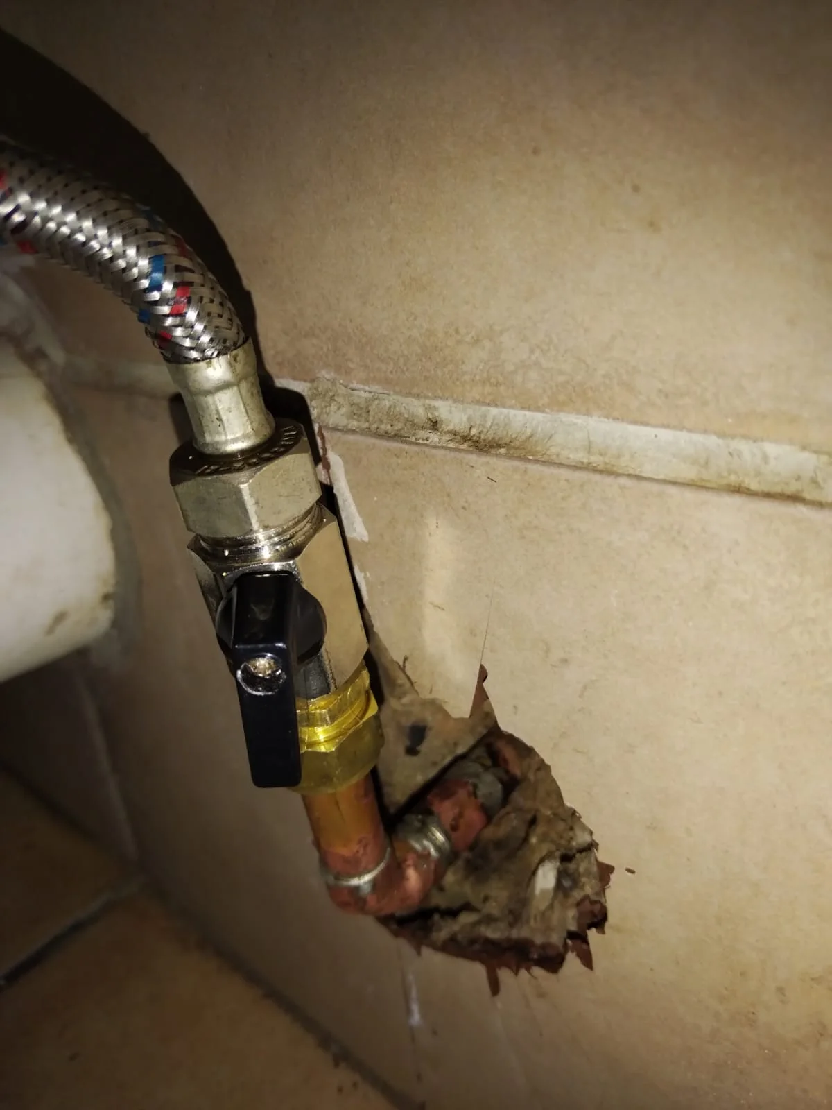 Burst pipe section repaired and checked in Midrand