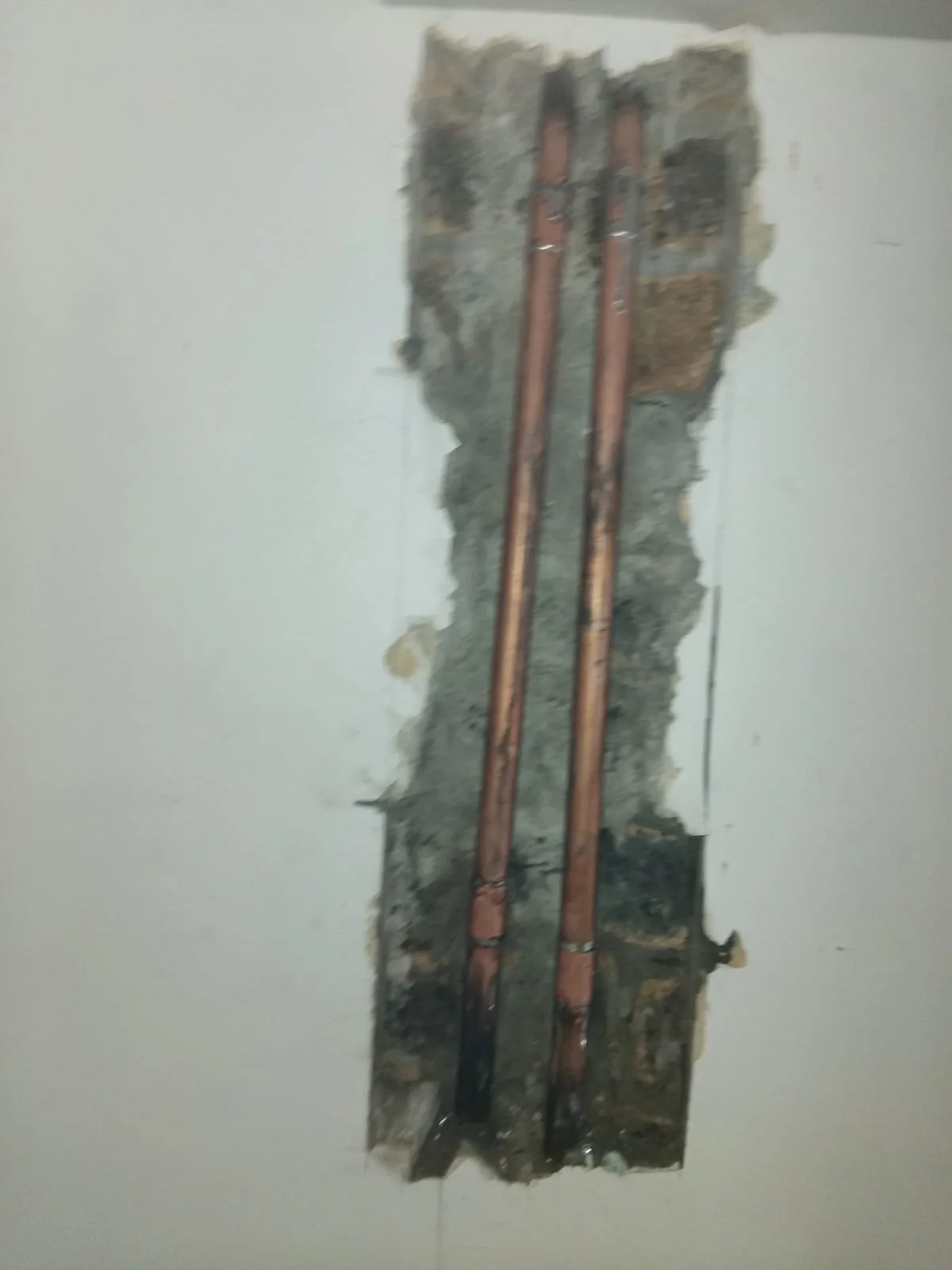 Continuous running from burst geyser in Moot
