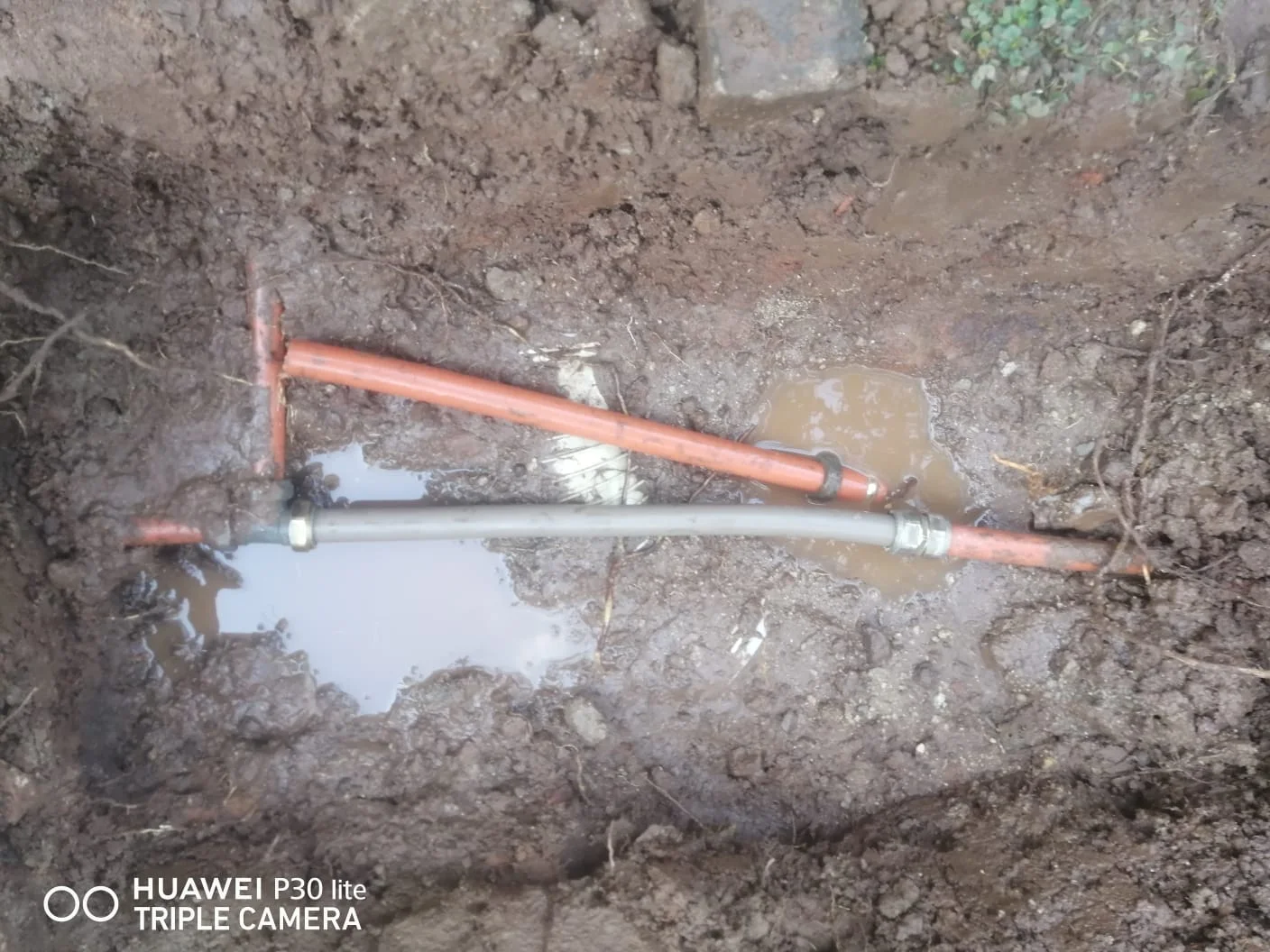 Continuous leaking and dropping pressure from burst geyser in Muldersdrift
