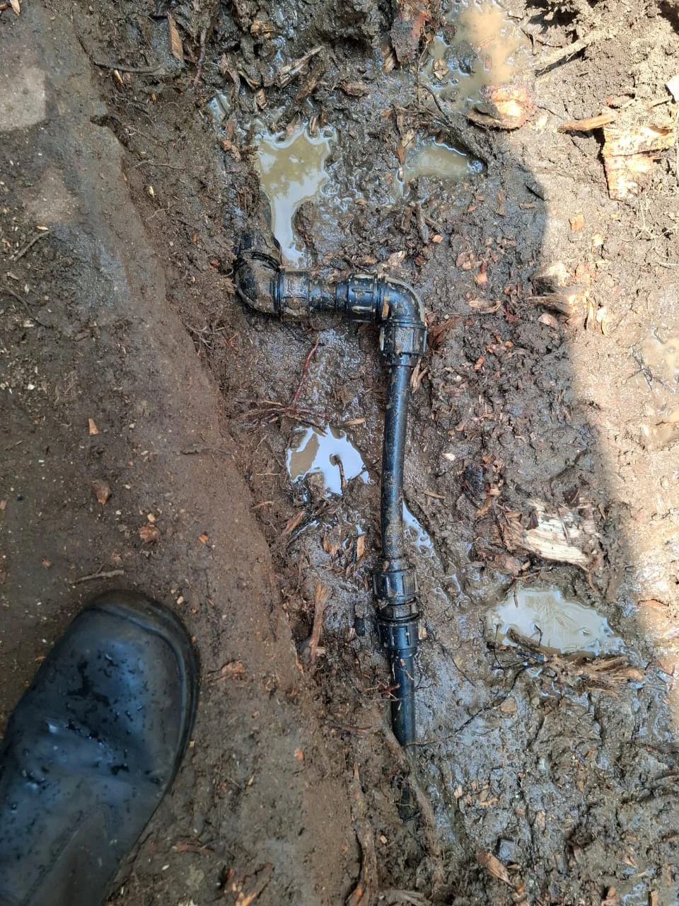 Urgent gushing from burst geyser in Northdene