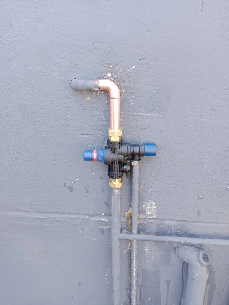 Robertsham burst pipe repair — professional plumbing