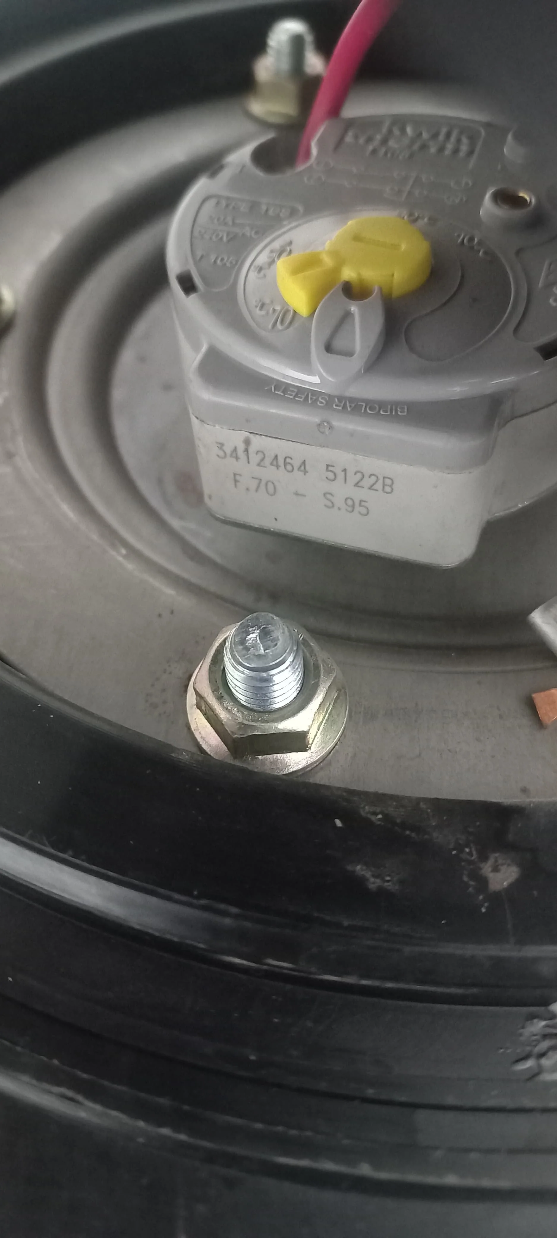 Faulty geyser element, thermostat and flange gasket replaced in Boskruin