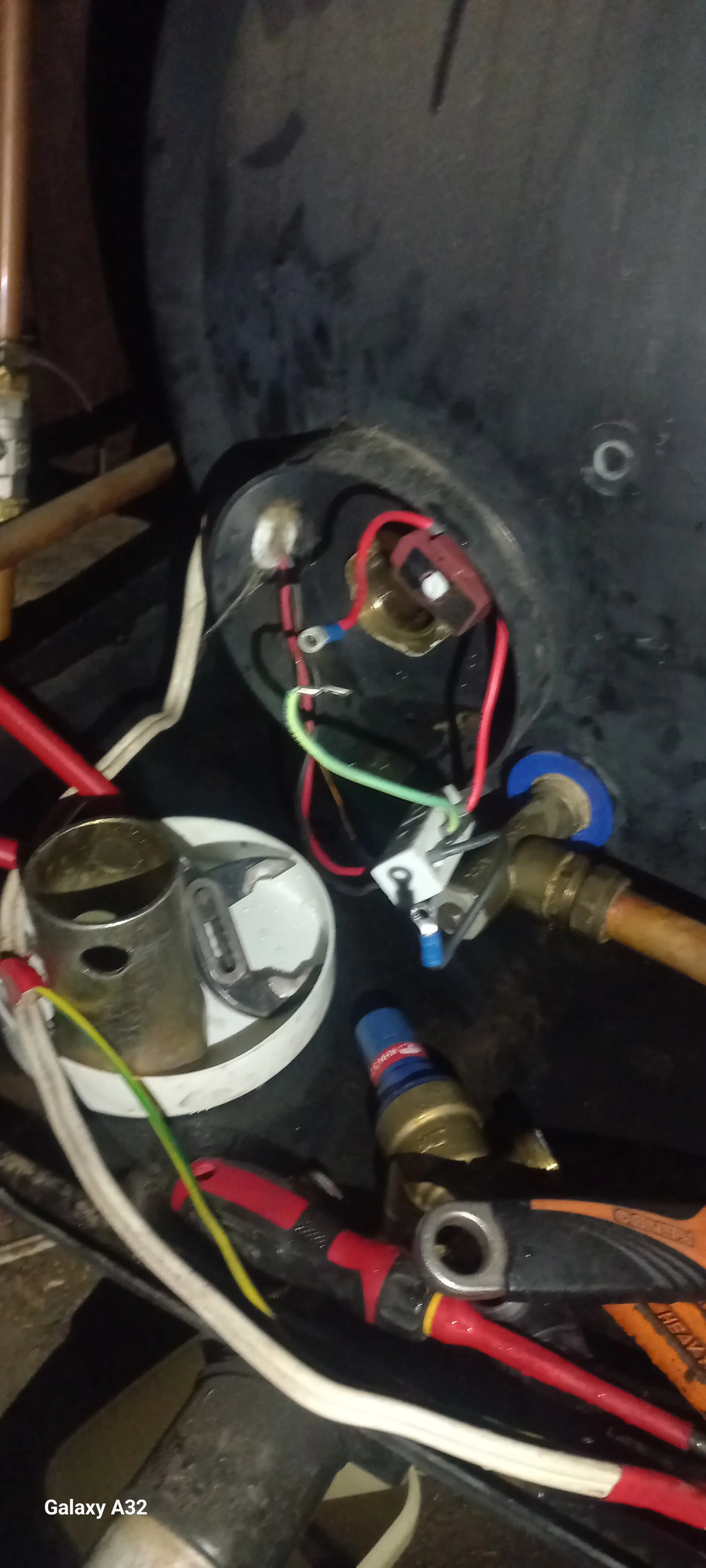 Faulty geyser element, thermostat and flange gasket replaced in Brenthurst