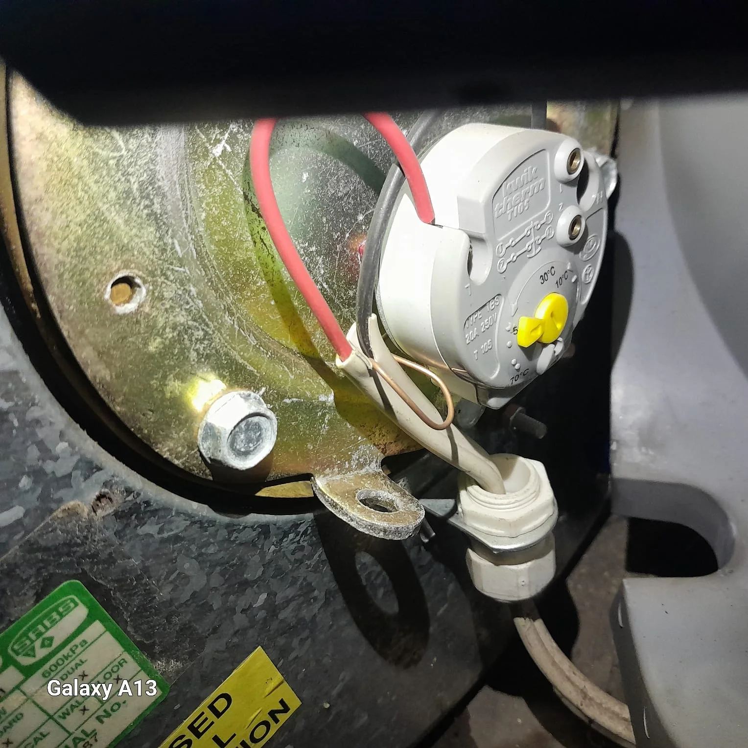 Faulty geyser element, thermostat and flange gasket replaced in Bromhof