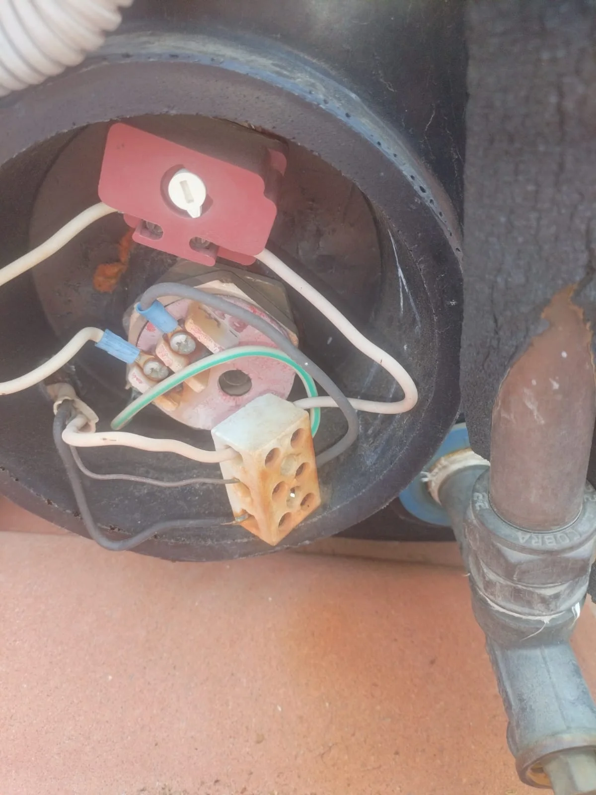 Faulty geyser element, thermostat and flange gasket replaced in Elarduspark