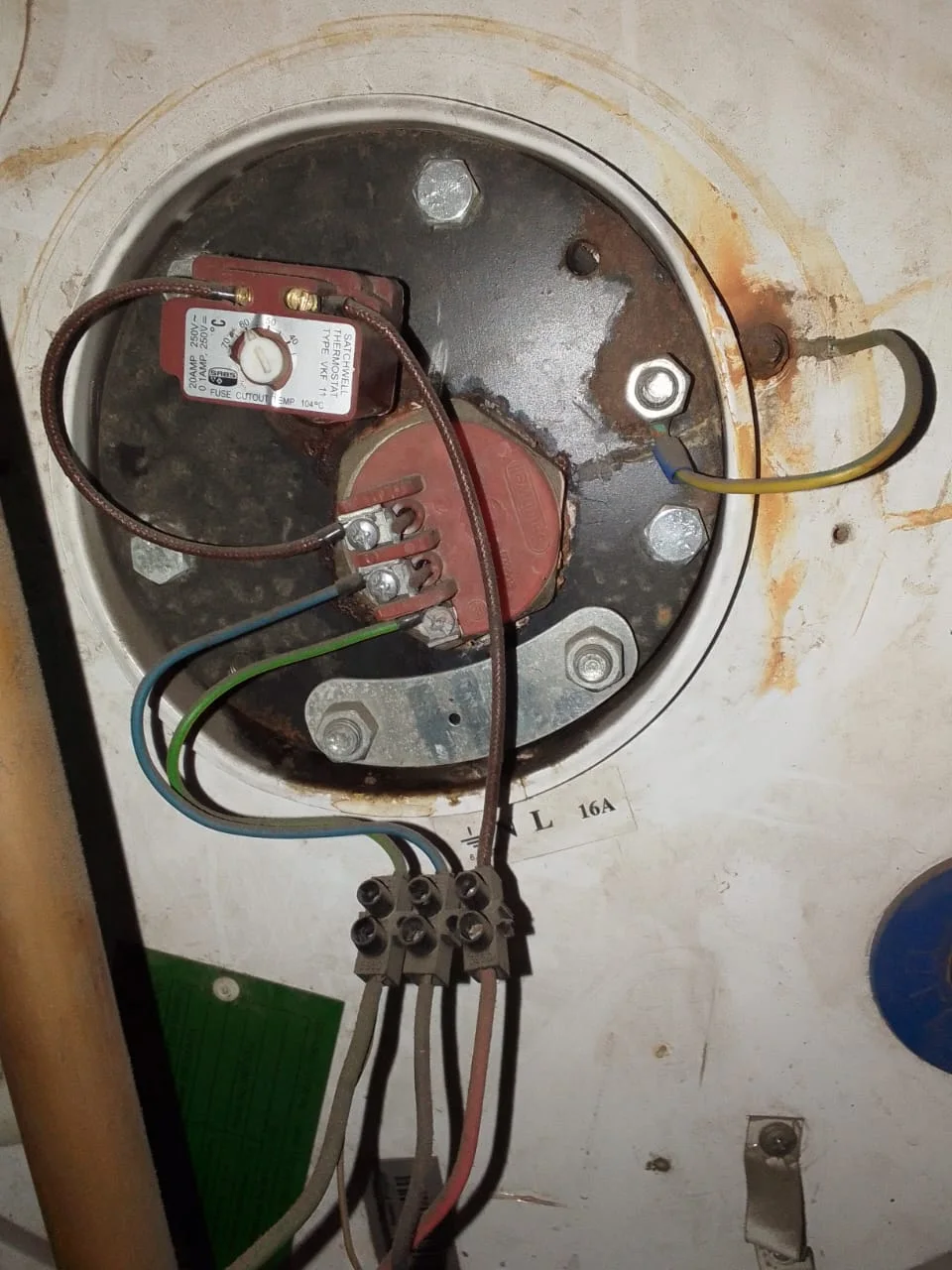 Faulty geyser element and thermostat replaced in Ferndale