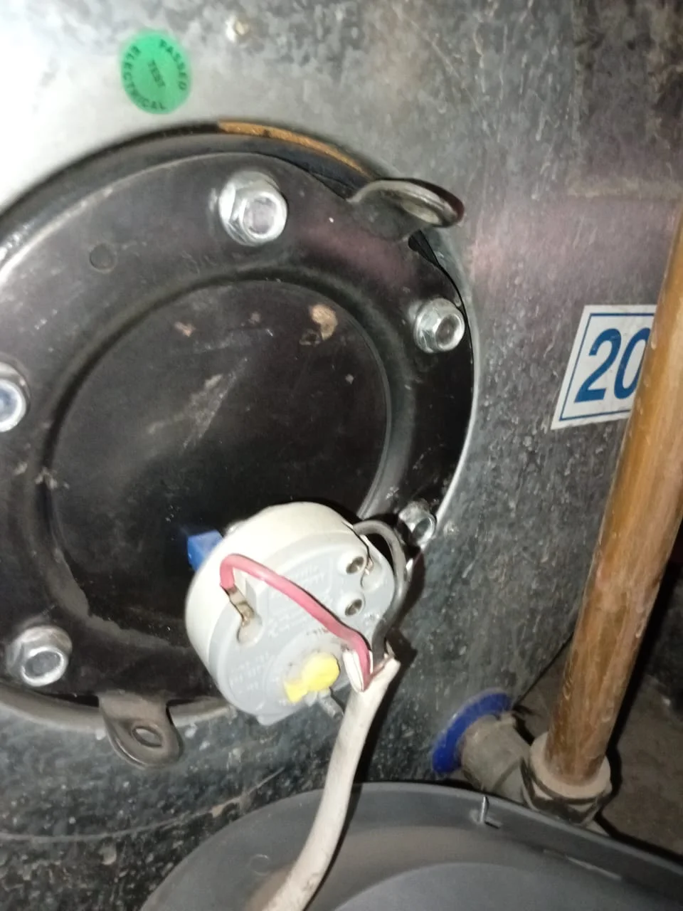 Faulty geyser element, thermostat and flange gasket replaced in Geldenhuis