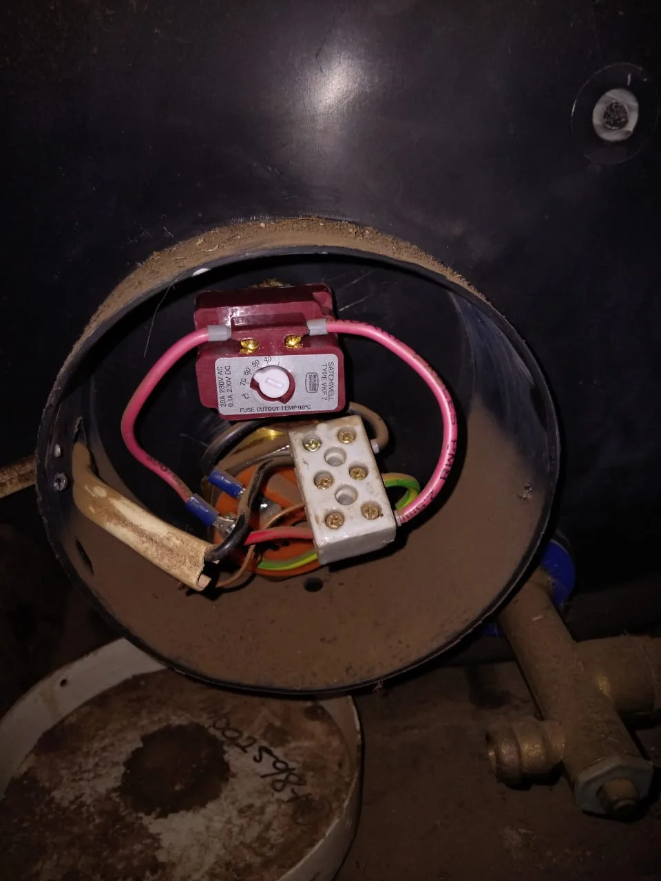 Geyser element and thermostat replaced in Glen Austin