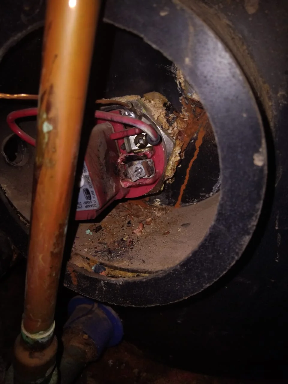 Faulty geyser element, thermostat and flange gasket replaced in Glenvista