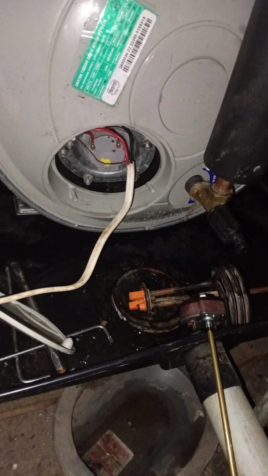 Geyser element and thermostat replaced in Highveld