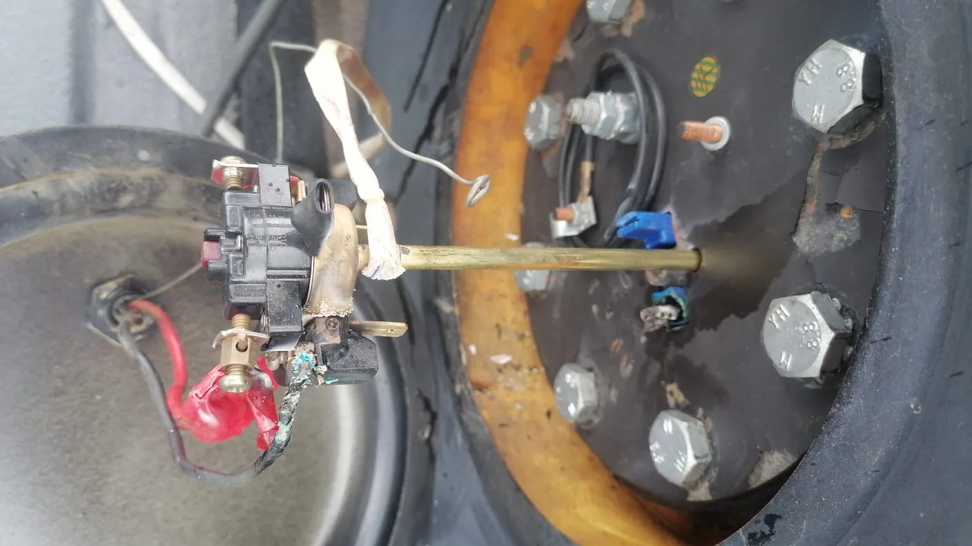 Faulty geyser element, thermostat and flange gasket replaced in Langlaagte