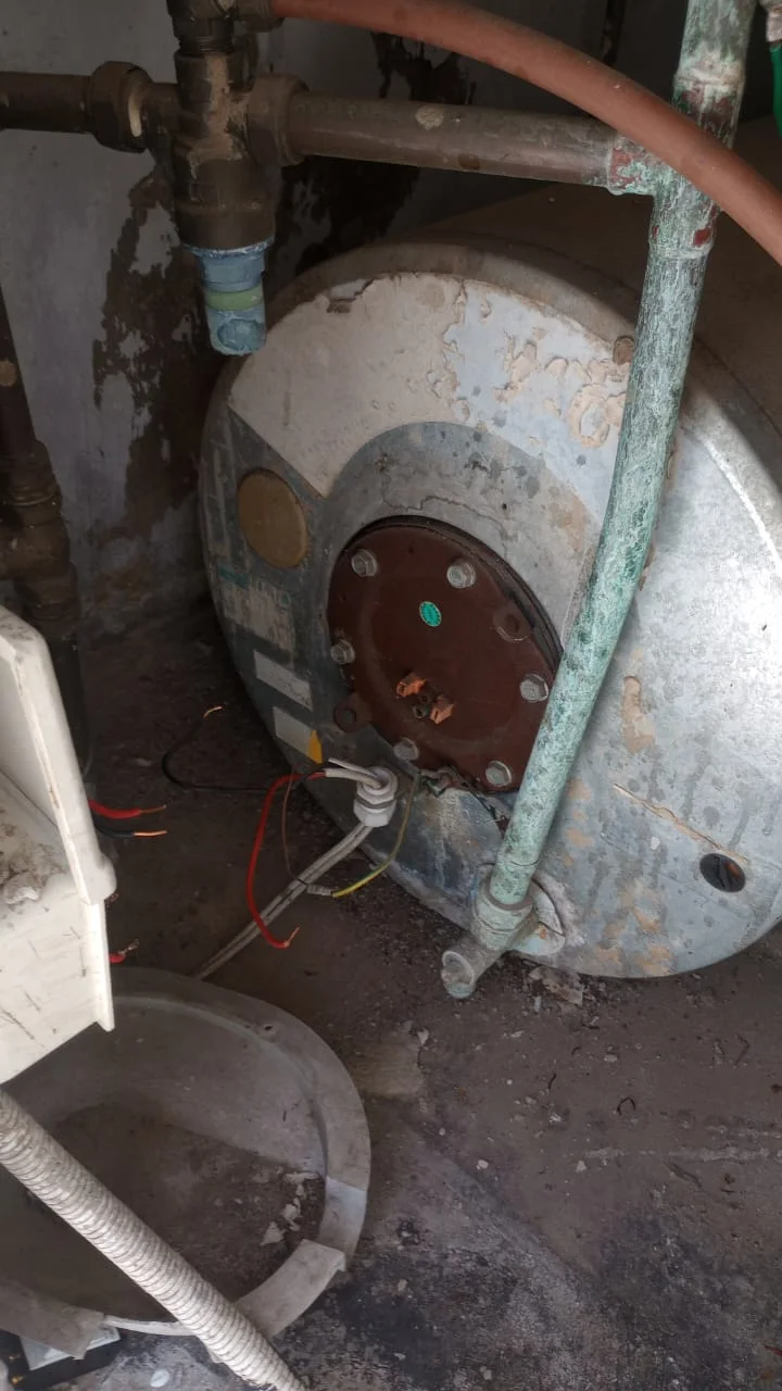 Faulty geyser element, thermostat and flange gasket replaced in Mayfair