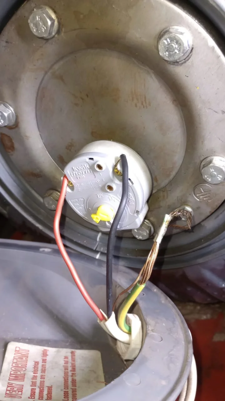 Faulty geyser element, thermostat and flange gasket replaced in Montana Park