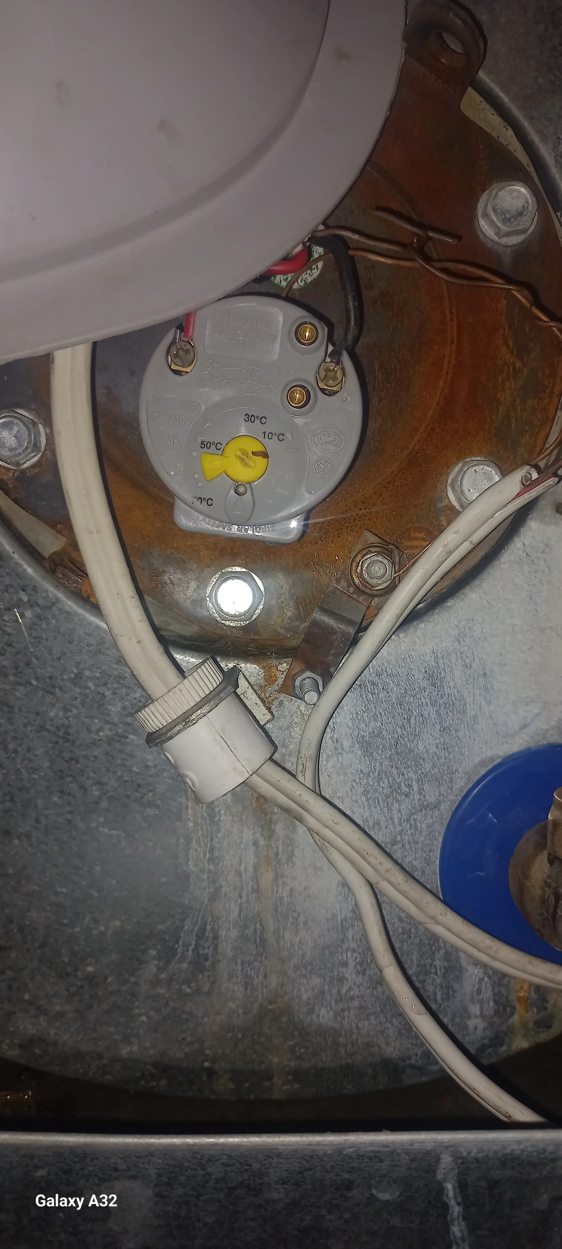 Faulty geyser element, thermostat and flange gasket replaced in Queenswood