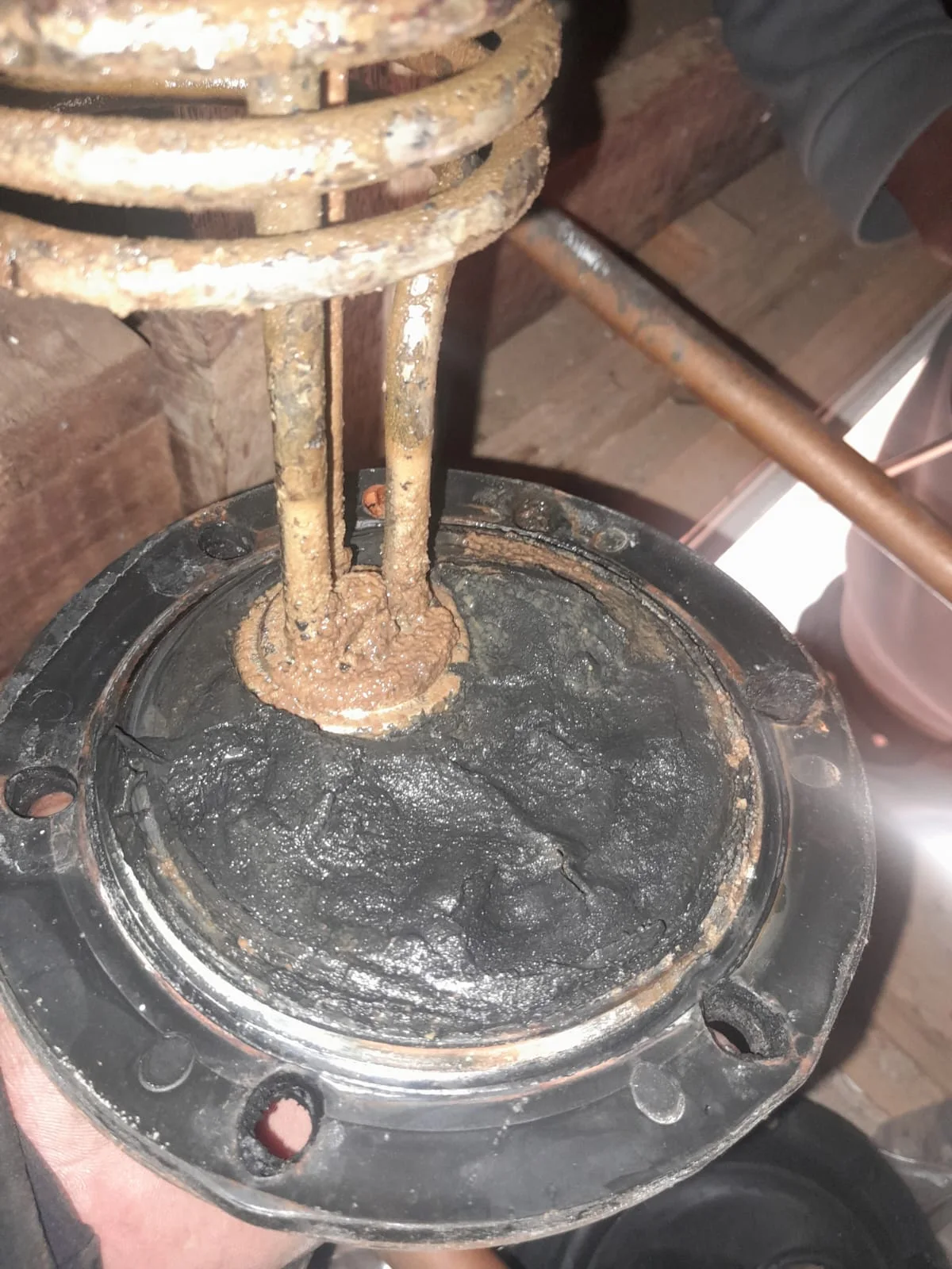 Faulty geyser element, thermostat and flange gasket replaced