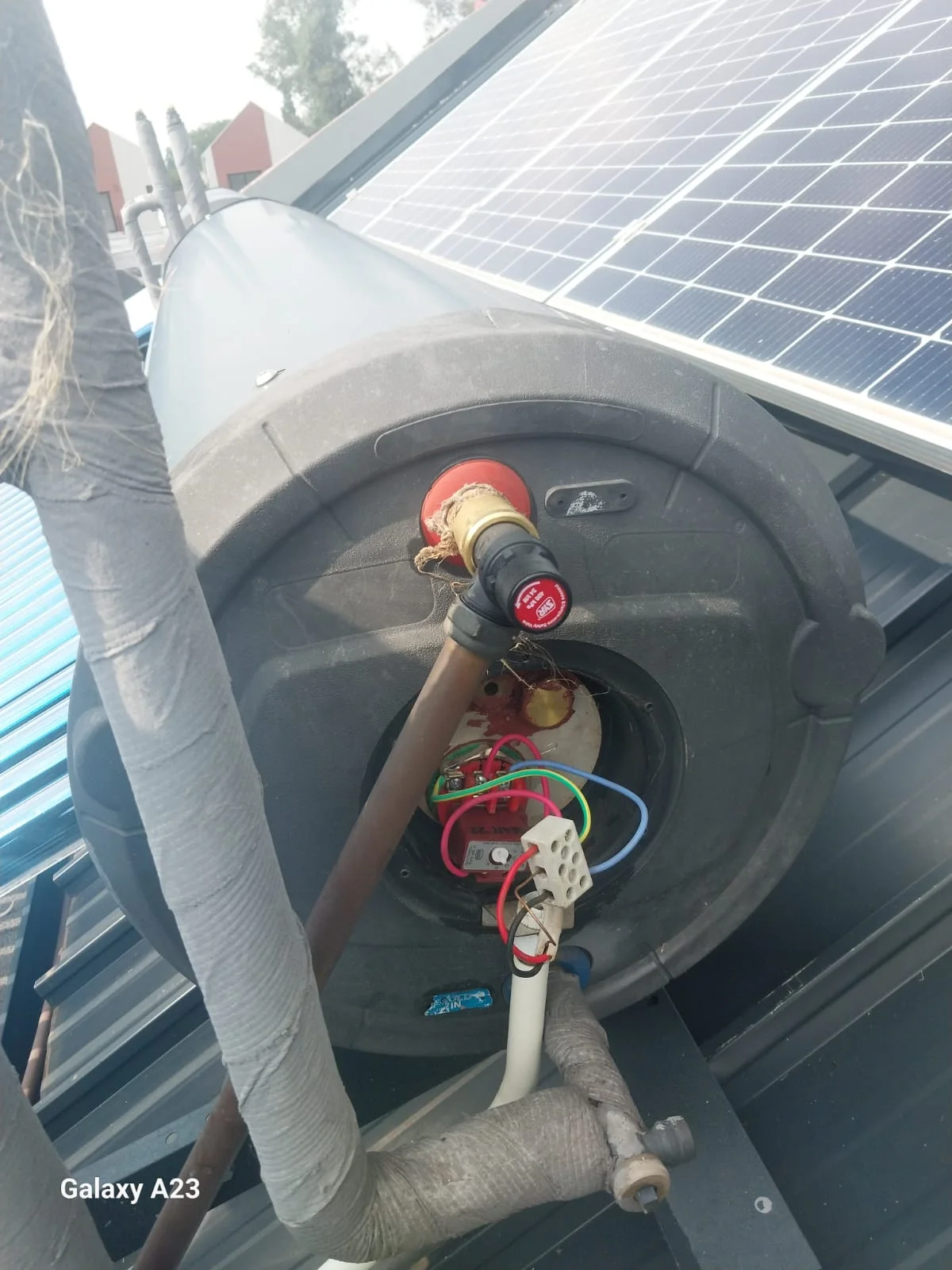 Leaking water mixer tap in Elsburg