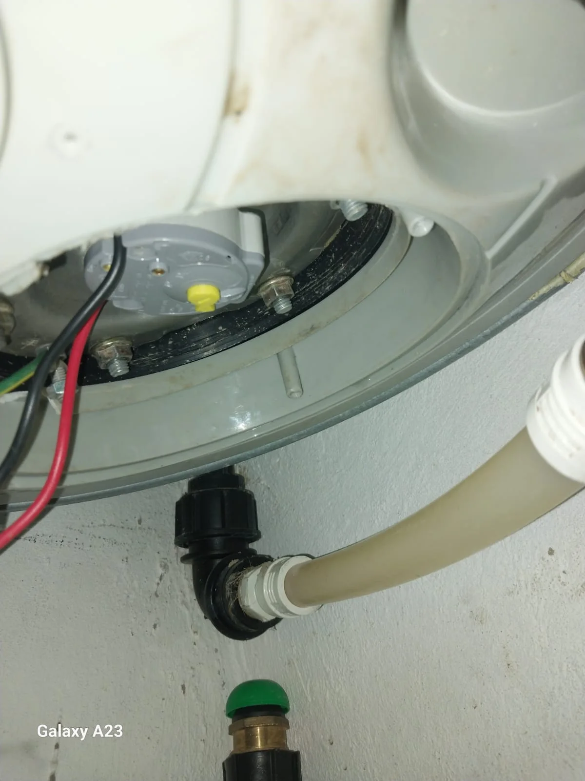 Faulty geyser element and flange pack in Highveld