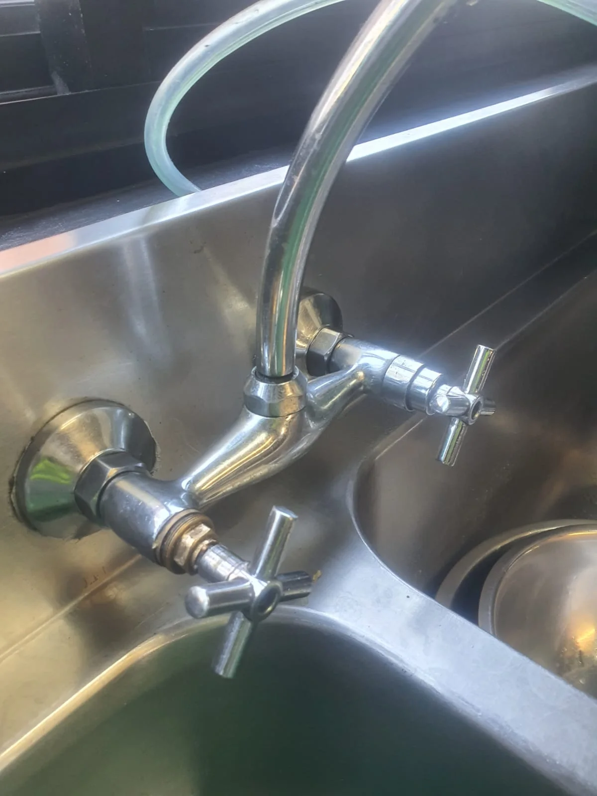 Leaking tap repaired 