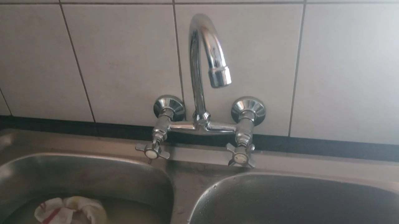 Leaking tap repaired in Mayfair