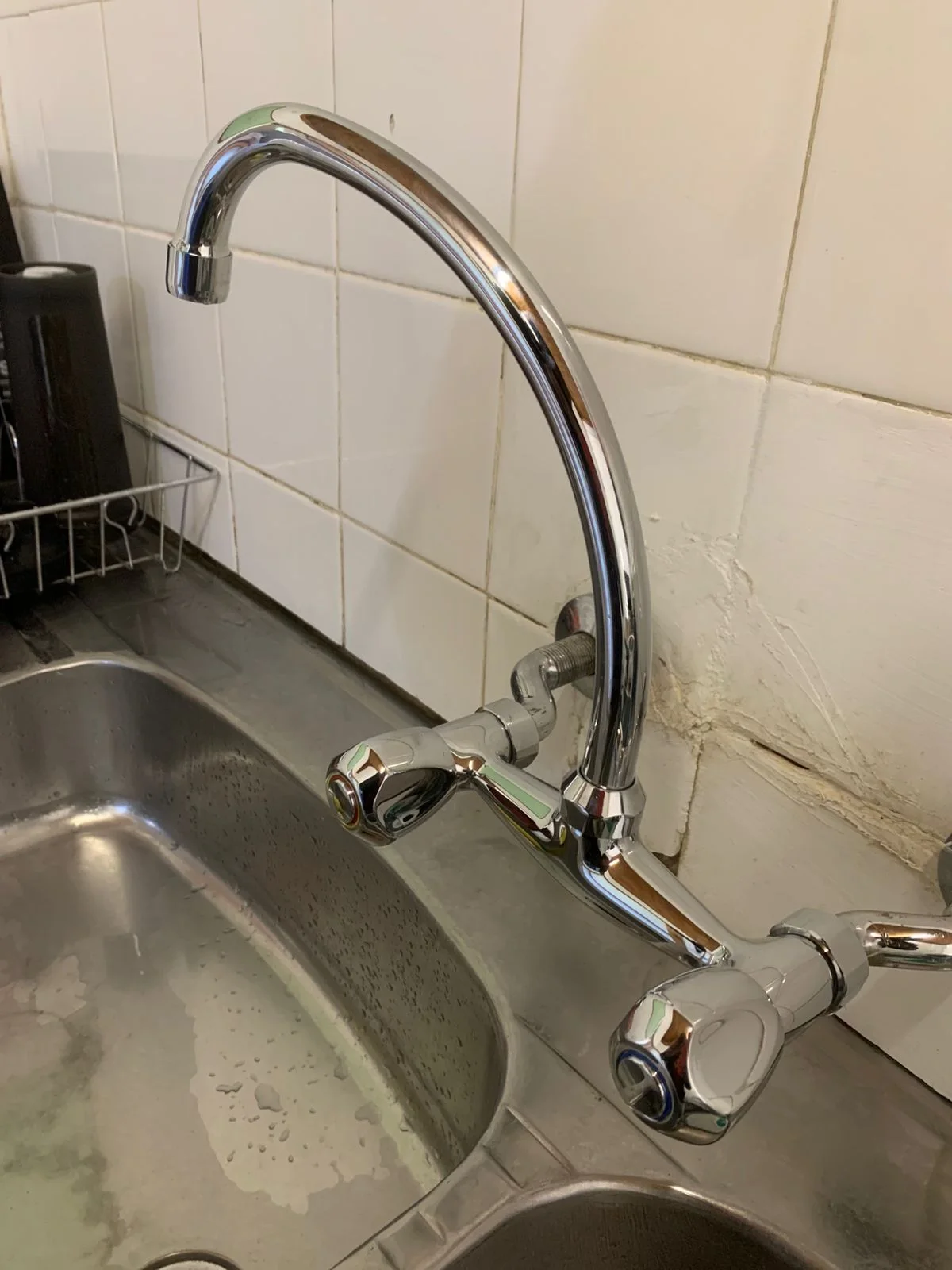 Leaking tap repaired in Parkhurst