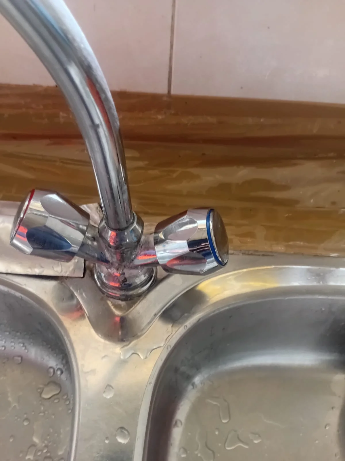 Leaking tap robertsham