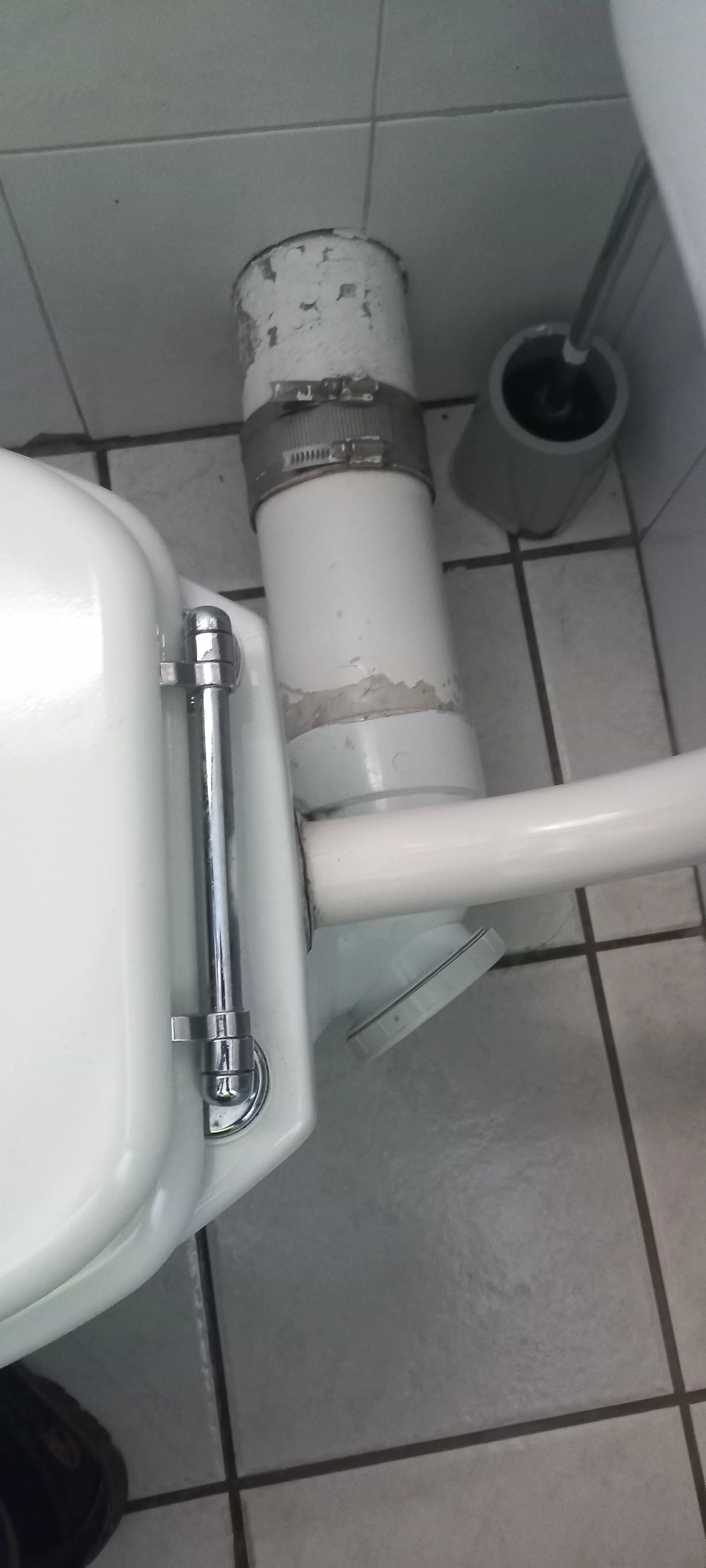 Toilet cistern and connector repair in Chartwell