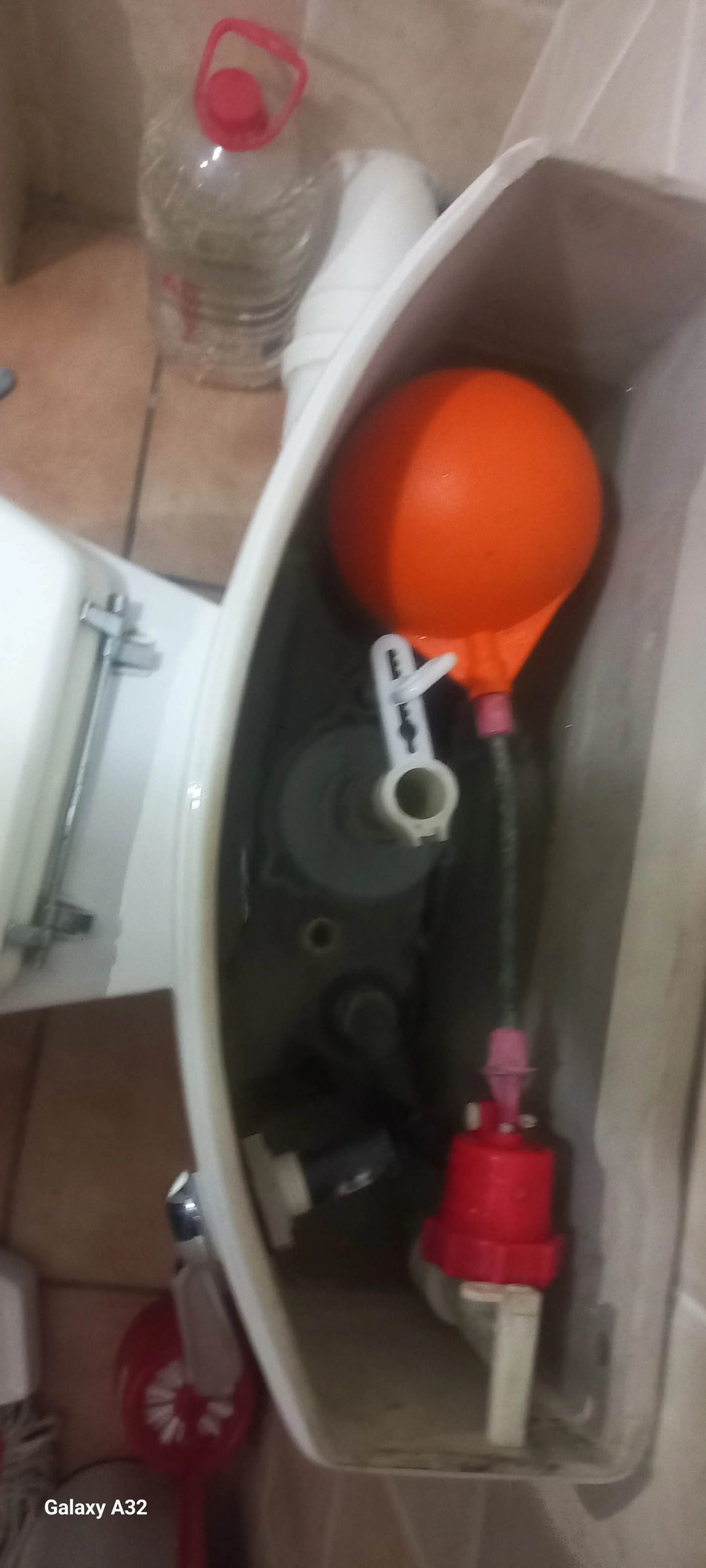 Professional leaking toilet work 