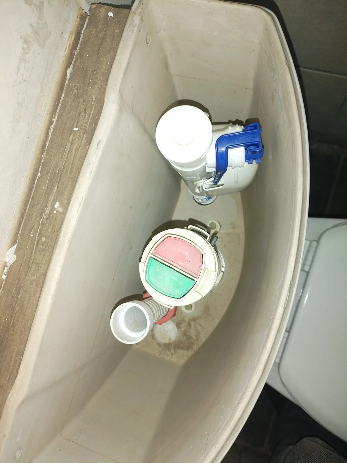 Toilet cistern and connector repair in Midrand
