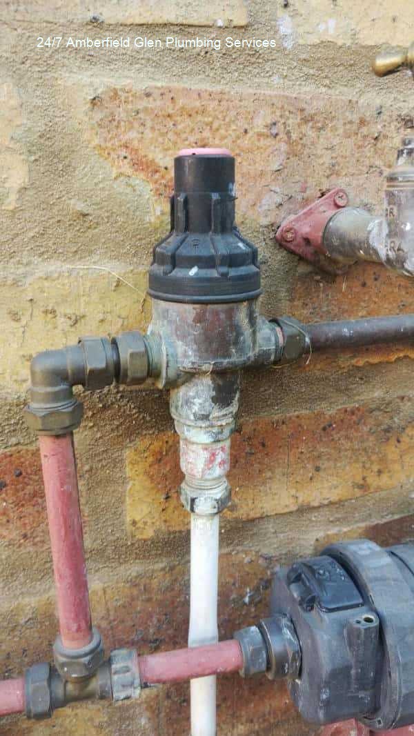 24/7 Amberfield Glen plumbing services â€“ all hour plumbing repairs, showing customer-first service approach, framed as a sales pitch, delivering expert plumbing repairs and installations for domestic houses with solar company support.