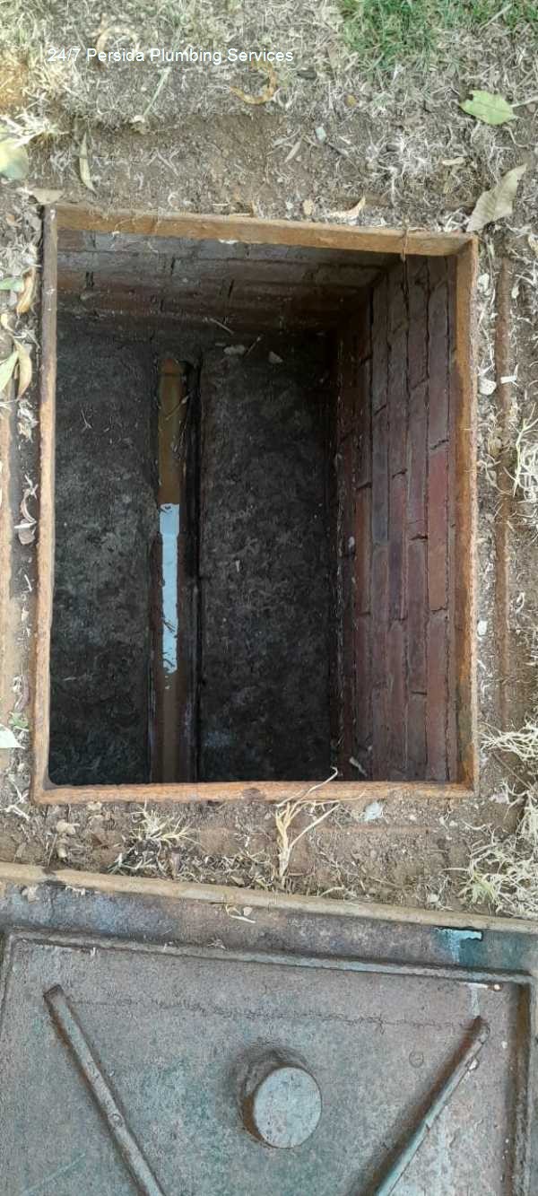 24/7 Persida plumbing services â€“ no hot water plumber 24/7, promoting affordability and professionalism, crafted as a bold statement, delivering expert plumbing repairs and installations for domestic houses with solar company support.