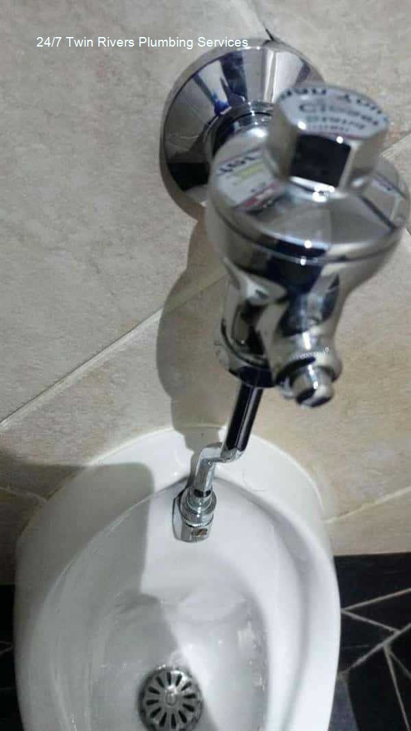 24/7 Twin Rivers plumbing services â€“ after-hours plumbing service, pointing out solar plumbing integration, written in an informative tone, delivering expert plumbing repairs and installations for domestic houses with solar company support.