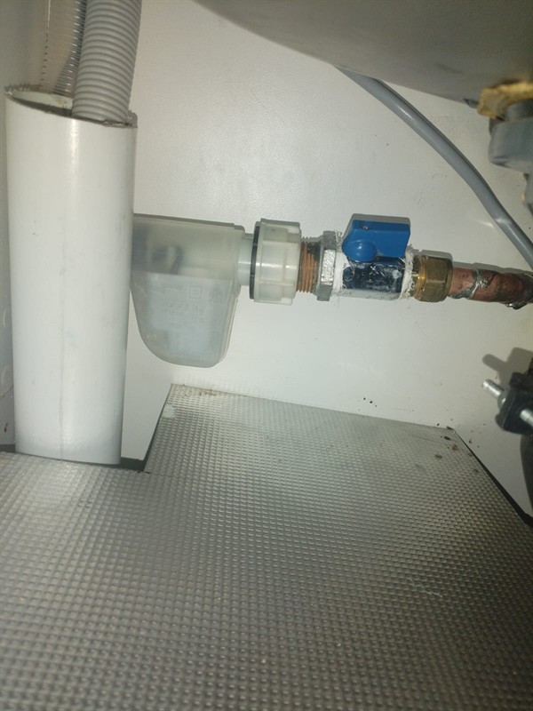 Visible leak from washing machine angle stop valve